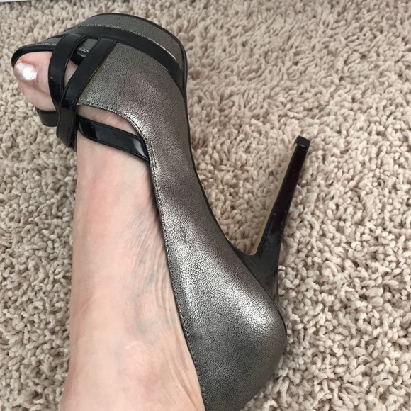 Hematite and black latex open toe with crisscross Black latex, Platform heels - Picture 16 of 17